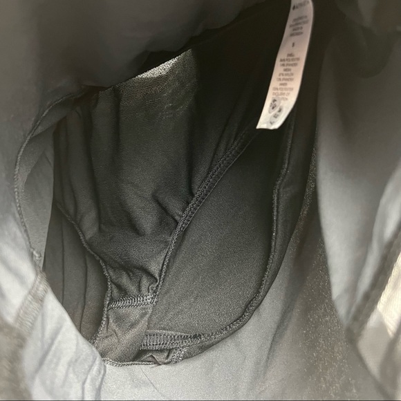 NWT Athleta printed mesh racer run short 4” camo size small - Picture 7 of 12